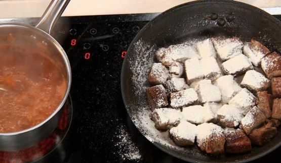 рагу из говядины с овощами в пряном соусе