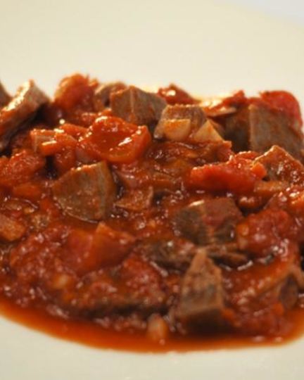 Рецепт рагу из говяжьего языка и хвоста с горчичным пюре