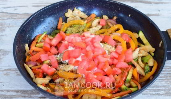 рагу из кабачков с курицей