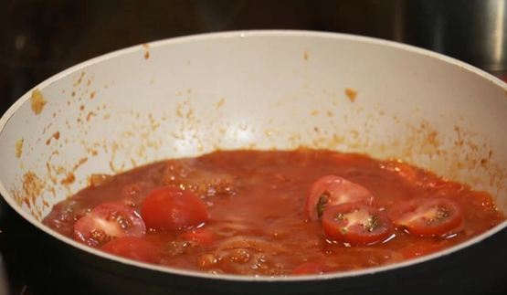 рагу из консервированной говядины с фасолью и зеленой гречкой