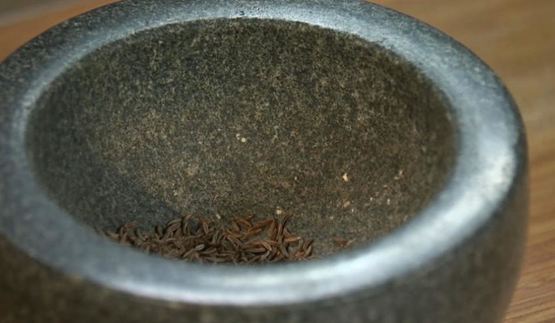 рагу из консервированной говядины с фасолью и зеленой гречкой