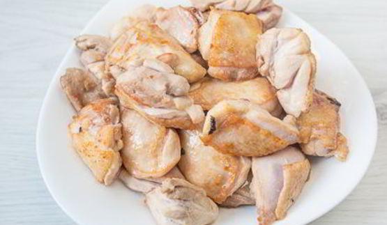 рагу из курицы с копчеными колбасками