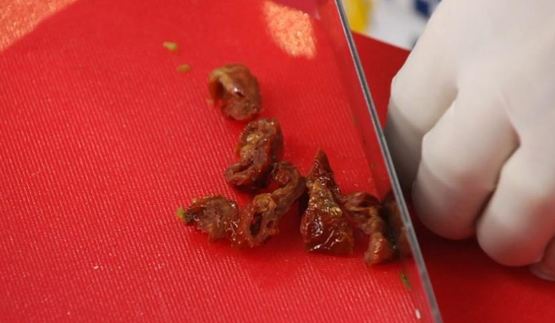 рагу из мидий с пряными томатами и мидии, запеченные под сыром моцарелла