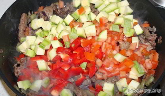 рагу овощное с печенью индейки