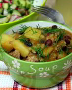 Рагу с домашними колбасками и фасолью