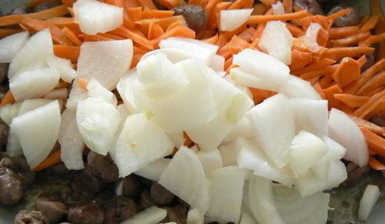 рагу с куриными сердцами под крышечкой