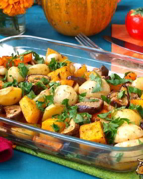 Рагу с тыквой, картофелем и баклажанами в духовке