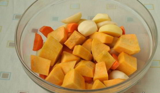 рагу с тыквой, картофелем и баклажанами в духовке