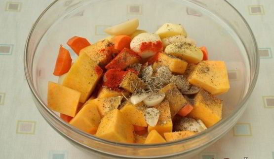 рагу с тыквой, картофелем и баклажанами в духовке