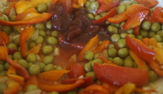 рагу со свининой и тыквой в горшочках