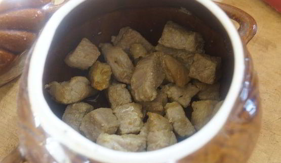 рагу со свининой и тыквой в горшочках