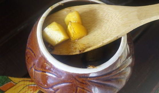 рагу со свининой и тыквой в горшочках