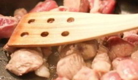 рагу со свининой, овощами и лапшой