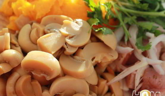 сливочно-грибное рагу с мясом в тыкве