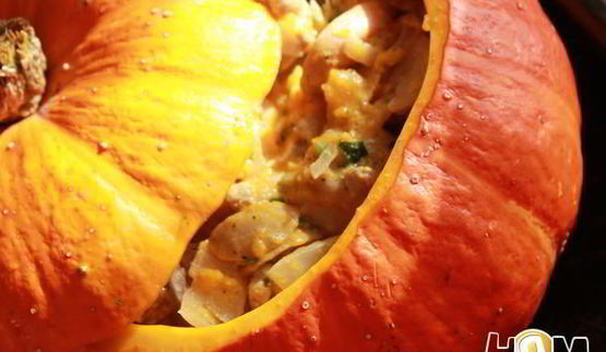 сливочно-грибное рагу с мясом в тыкве