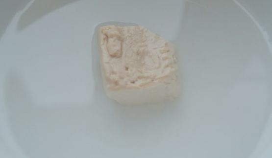 цельнозерновые сметанные треугольники с аппетитным рагу из индейки