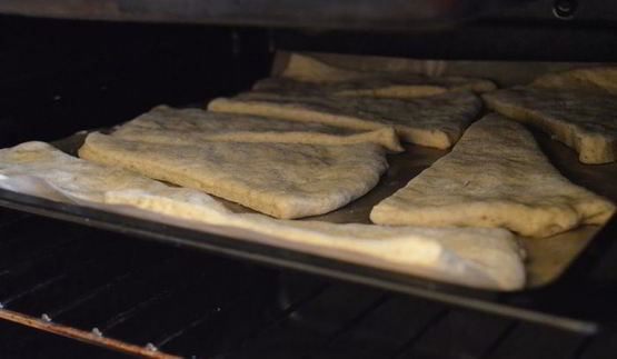 цельнозерновые сметанные треугольники с аппетитным рагу из индейки