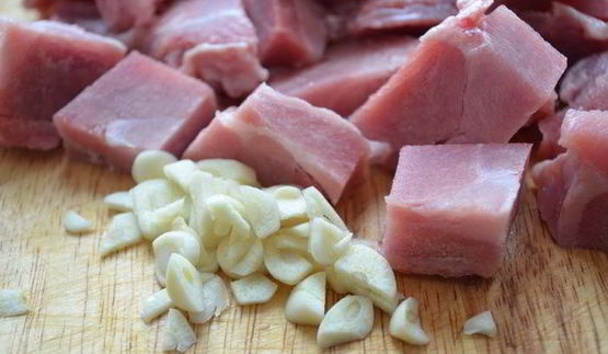 цельнозерновые сметанные треугольники с аппетитным рагу из индейки