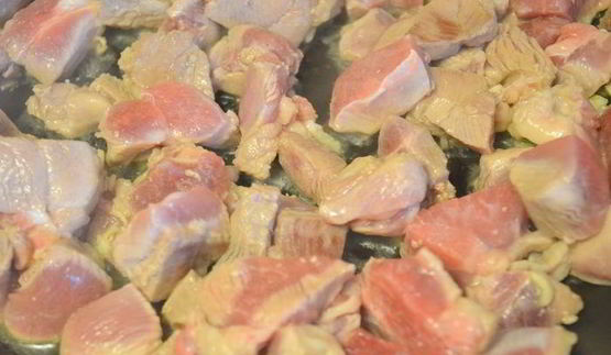 цельнозерновые сметанные треугольники с аппетитным рагу из индейки