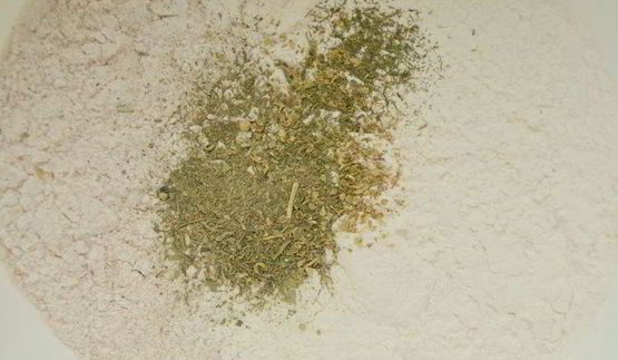 цельнозерновые сметанные треугольники с аппетитным рагу из индейки