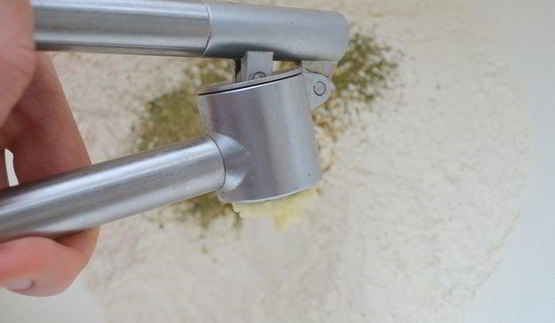 цельнозерновые сметанные треугольники с аппетитным рагу из индейки