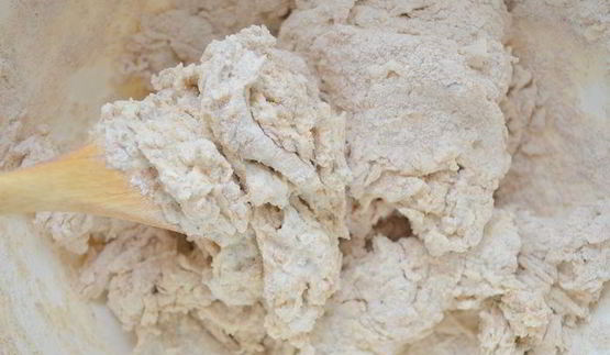 цельнозерновые сметанные треугольники с аппетитным рагу из индейки