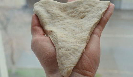 цельнозерновые сметанные треугольники с аппетитным рагу из индейки