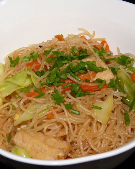 Рецепт рисовой лапши с курицей и овощами