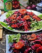 Рисовая лапша с рыбой и овощами