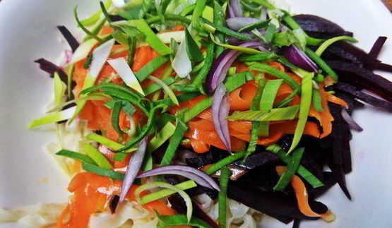 рисовая лапша с рыбой и овощами