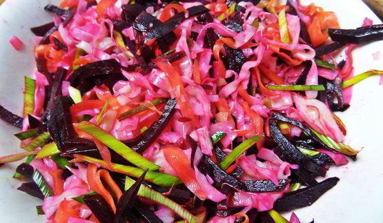 рисовая лапша с рыбой и овощами