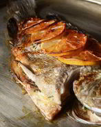 Дорада с пряными травами и лимоном