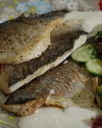 Дорада со свежим салатом