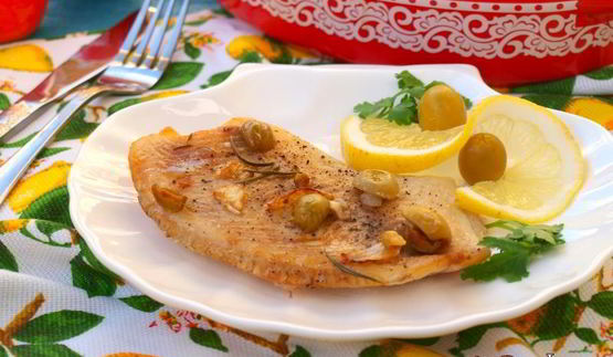 филе тилапии запеченное с лимоном и оливками