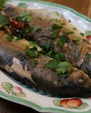 Форель в воке