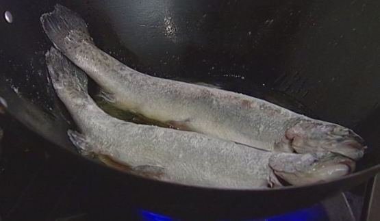 форель в воке