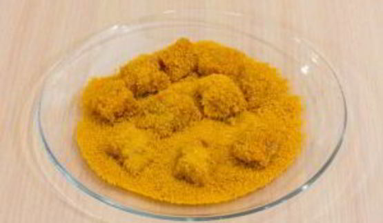 горбуша с креветками на шпажках