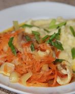 Кальмары с овощами в банке