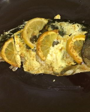 Карп со сметаной, лимоном и имбирем