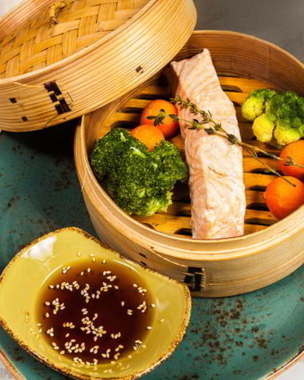 Рецепт лосося на пару с брокколи и тимьяном