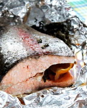 Лосось в духовке в фольге запеченный