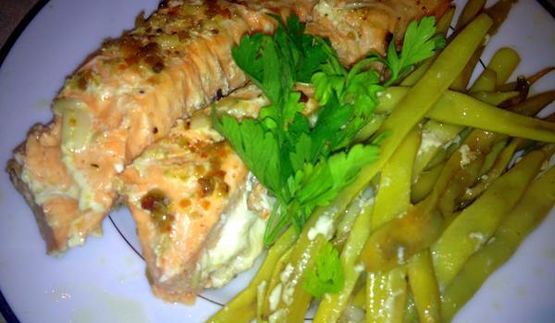 лосось, запеченный со спаржевой фасолью