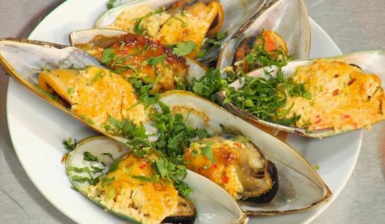 мидии, запеченные под майонезным соусом