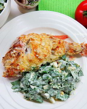 Морской окунь под сметанным соусом