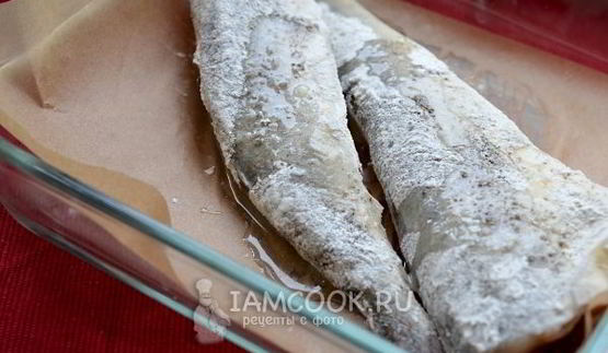 навага запеченная в духовке