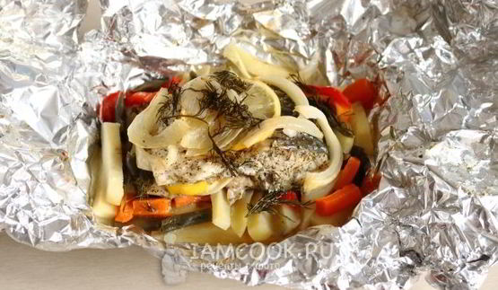 рыба с картошкой в фольге в духовке