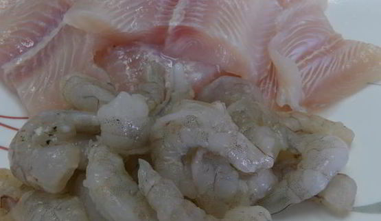 рыба с овощами, запеченная под тестом фило