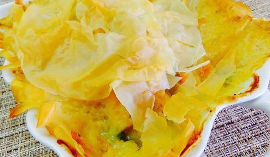 рыба с овощами, запеченная под тестом фило