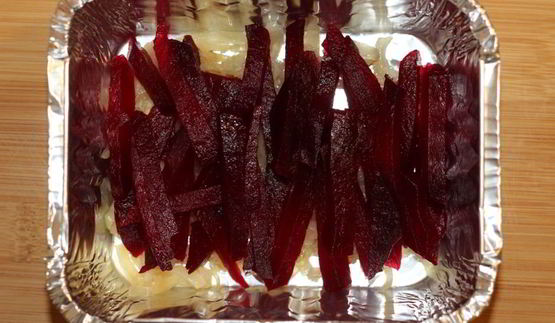 рыба, запеченная со свеклой