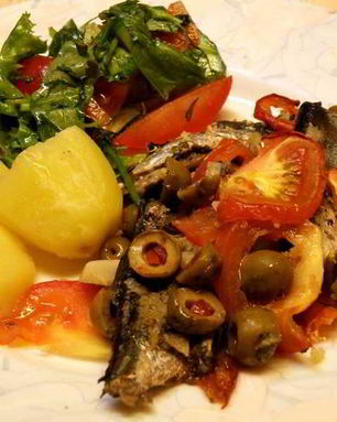 Салака тушеная